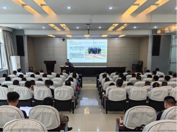 学校开展2025年安全生产管理专题培训
